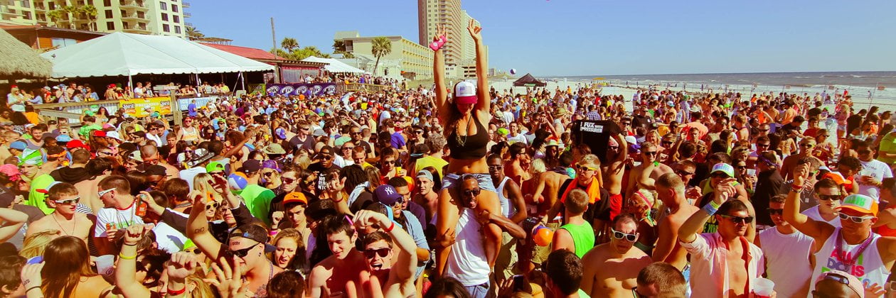 ¿Es Panamá City Beach una playa de fiesta?